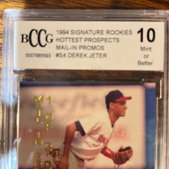 Derek Jeter MINT 10 - Picture 3 of 3